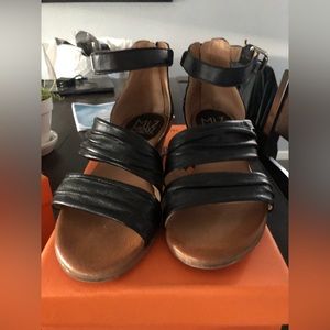 Miz Mooz Cassie Black Ruched Leather Heeled Sandals 39, 8.5-9 wide